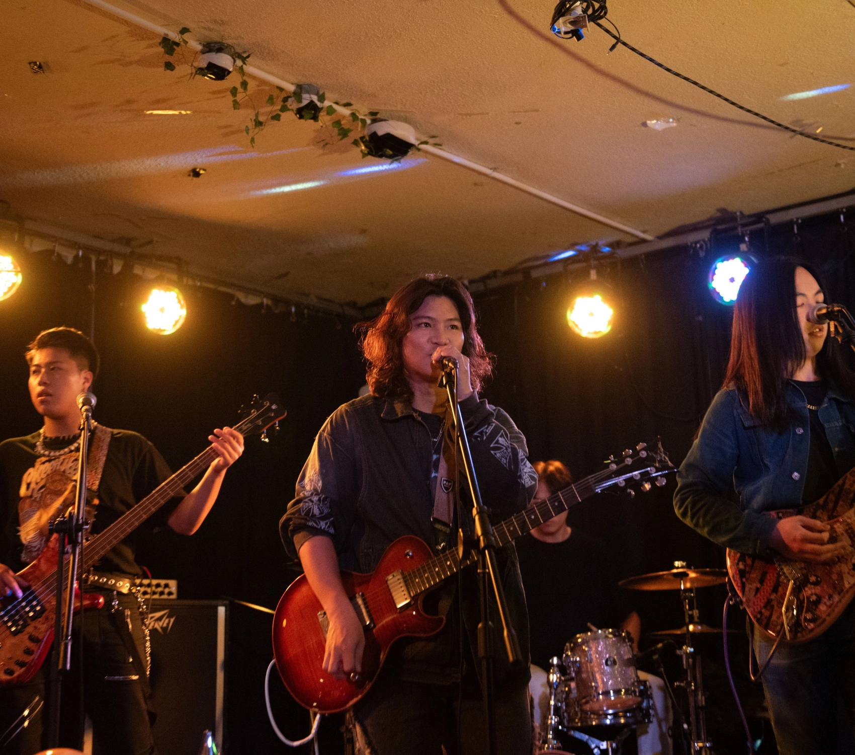 BREAKING HITS Taipei